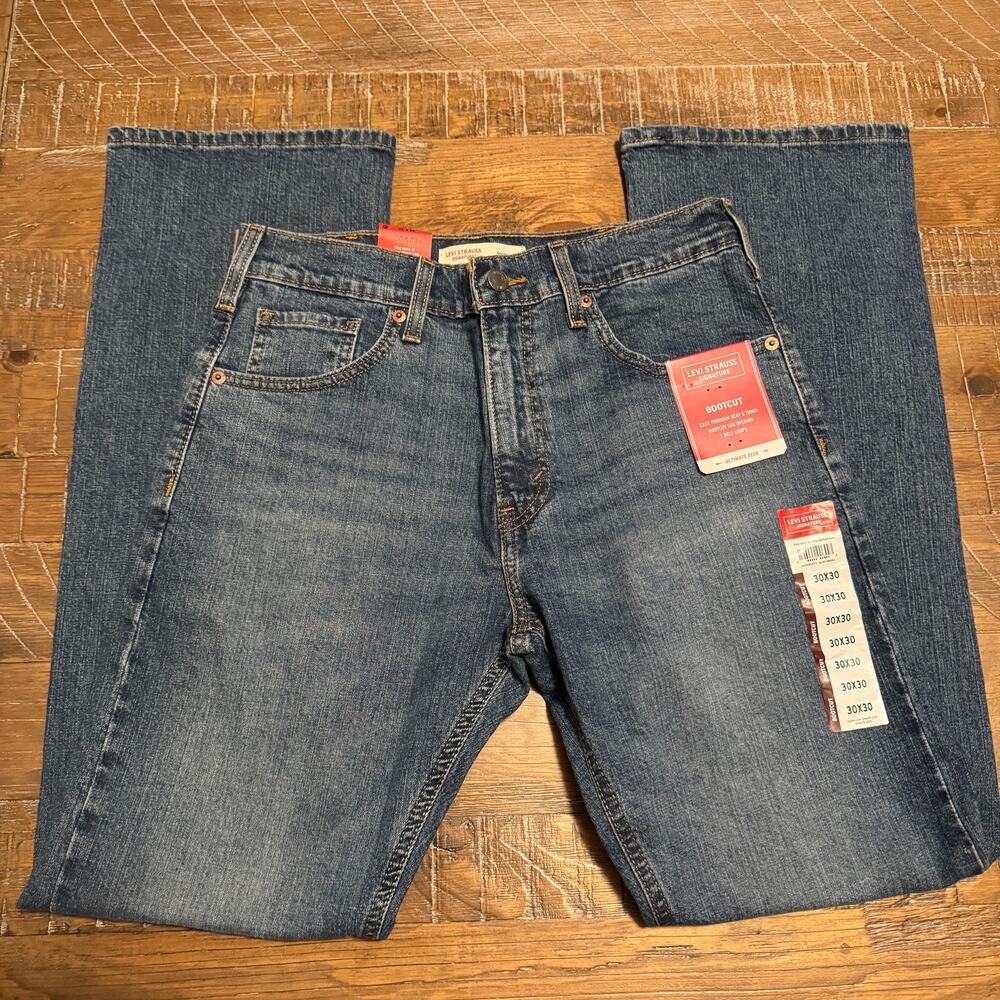 LEVI STRAUSS Signature Bootcut Jeans 30x30 NWT New Blue Jean Men’s Casual Work - Picture 2 of 11